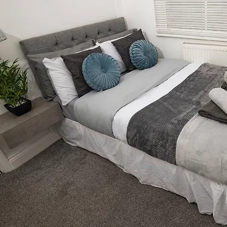 Roscoe House 4 Bedrooms Workstays Uk Middlesbrough