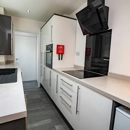 Casa de Férias Roscoe House 4 Bedrooms Workstays Uk
