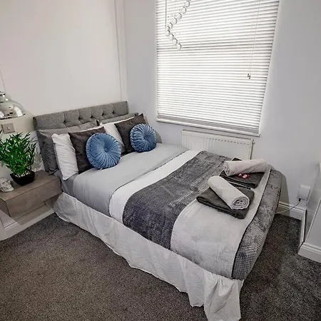 펜션 Roscoe House 4 Bedrooms Workstays Uk *